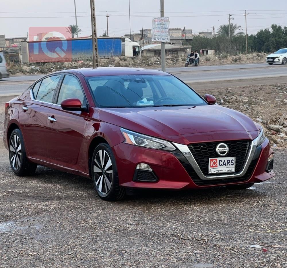 نيسان ألتيما